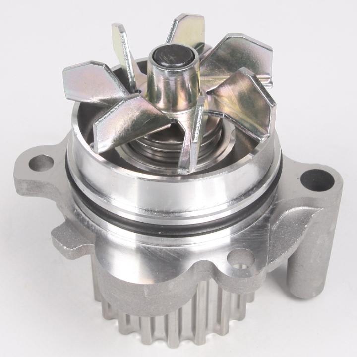Pompe à eau 038121011C - GOLF4 1.9TDI 00-05